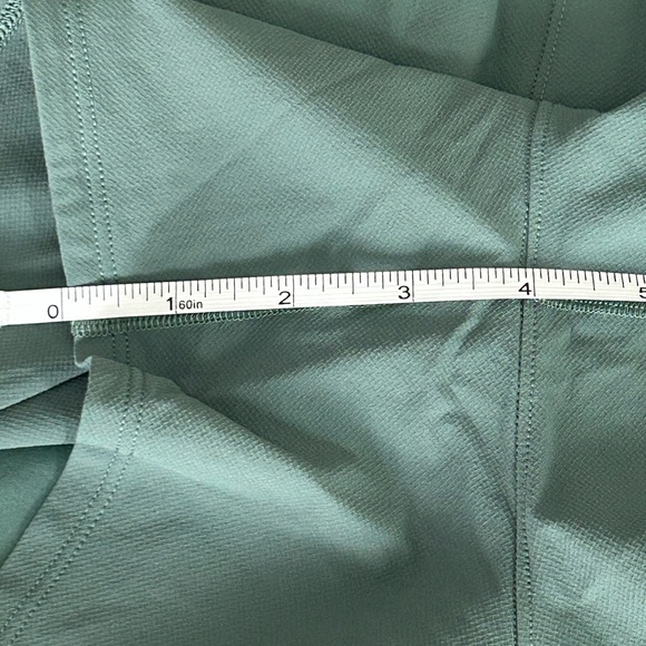 Lululemon Dance Studio Shorts 4” Sz 4 *medium forest green* (flaw*) - Picture 4 of 6